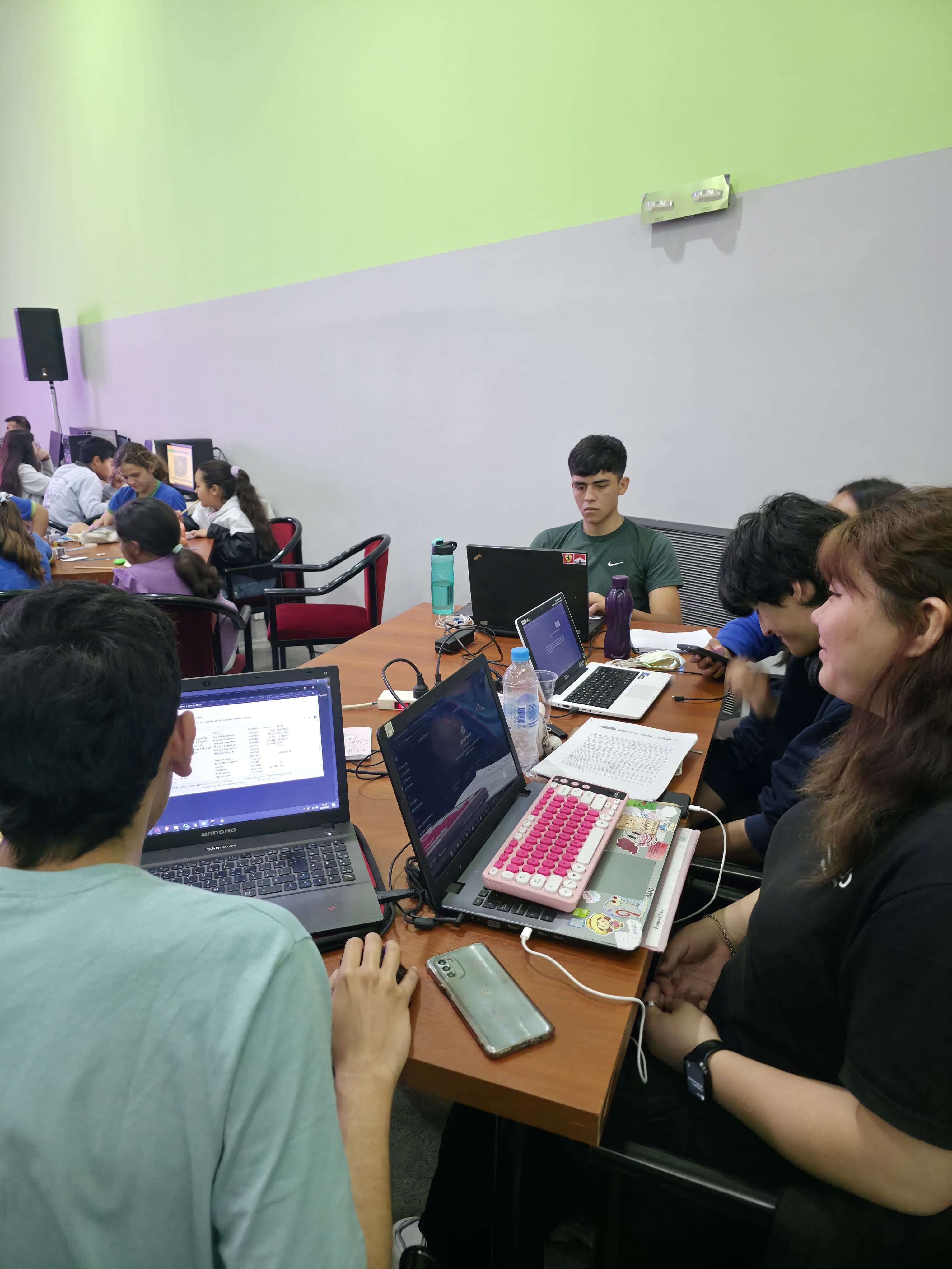 Equipo participando en NASA Space Apps